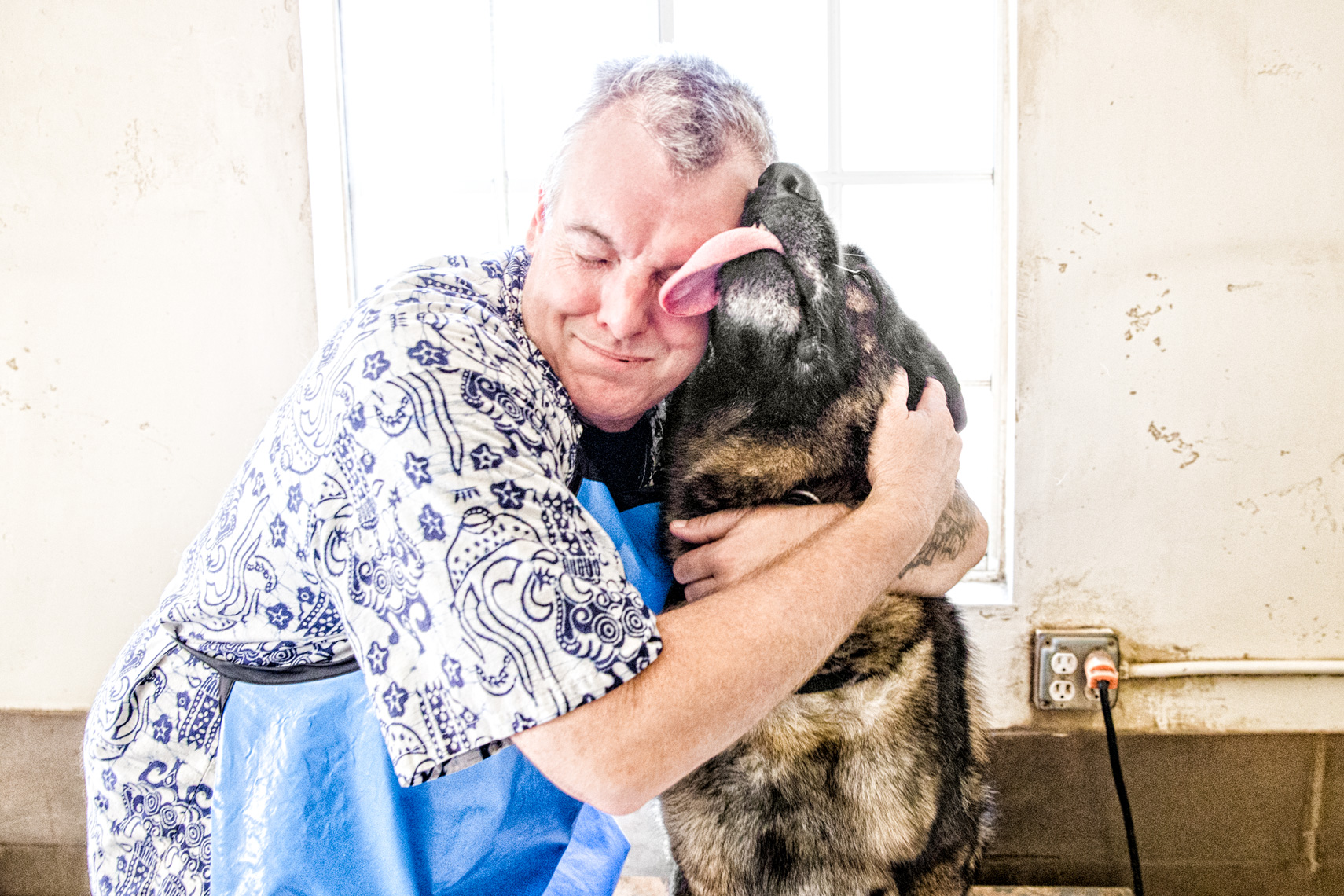 Los Angeles Dog Photography, Michael Brian, Santa Barbara Police K-9 Brag gives love, kisses after bath